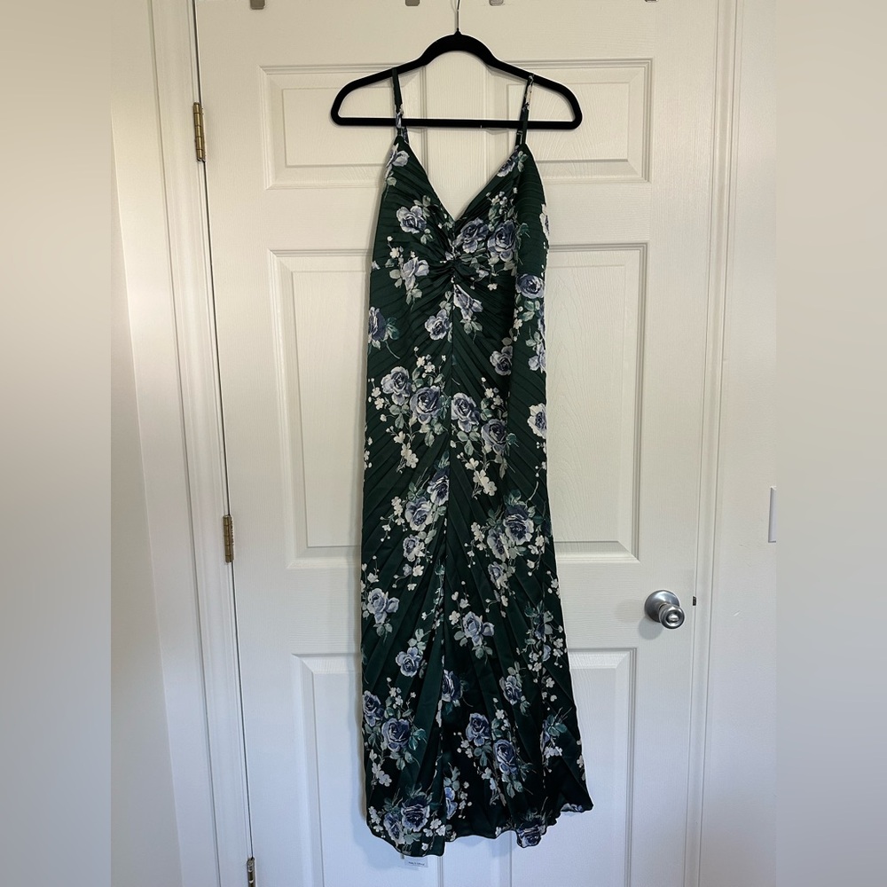 The A&F Giselle Sunburst Pleated Maxi Dress